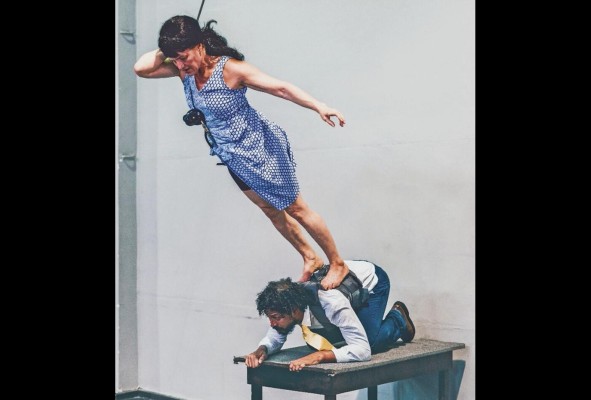 Ximena Eleta de Sierra junto al bailarín invitado Ángel Gutiérrez.