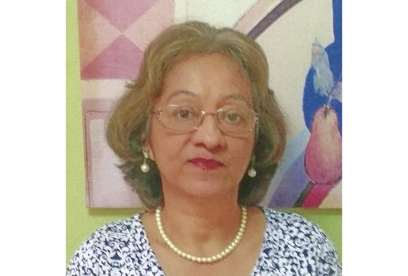 Rosa Guizado. Periodista y directora de la Escuela de Comunicación Social de la USMA. “Este proyecto periodístico es muy valioso ya que les da una posición cimera a quienes, desde diversos campos, trabajan por el bienestar común, el crecimiento de las personas y el desarrollo del país. Es un reconocimiento, no a 25, sino a la mujer panameña, su liderazgo, perseverancia y contribución a su patria”. “En materia de educación y cultura, la mujer siempre ha resaltado gracias a la manera integral en que maneja las situaciones. Somos intuitivas, comprensivas, comunicativas, y más. Esto nos ha permitido alcanzar altas posiciones de dirección y más”.