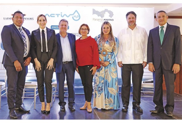 Luis Oliva, Marisol Guizado, Lorenzo Ballester, Cibeles De Freitas, José Alejandro Rojas y Eduardo Quirós