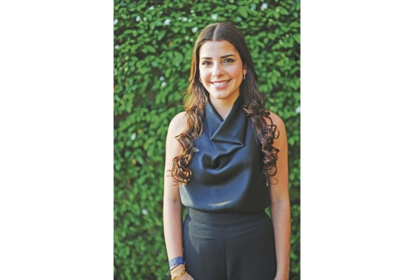 La señorita Ana Cristina Sosa Severino debutará en el Festival de Debutantes 2023 que, como es tradición, llevarán a cabo las Damas Guadalupanas el 1 de julio en la terraza Mar del Sur del Club Unión. Ella es hija del señor Valentín Ernesto Sosa Stanziola y la señora Ana Melissa Severino Castrellón.