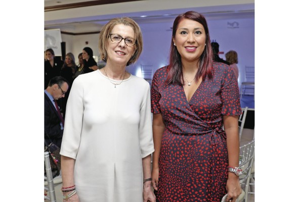 Oumama Aouad y Tania Hernández