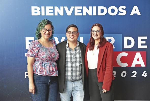 Ingrid Herrera, Erick Acosta y Daniela Cruz
