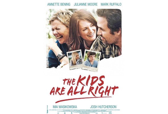 <strong>Los chicos están bien (2010) </strong>Nic (Annette Benning) y Jules (Julianne Moore) son una pareja de lesbianas que viven con sus dos hijos adolescentes: Joni (Mia Wasikowska) y Laser (Josh Hutcherson), ambos fruto de la inseminación artificial. Lo que obsesiona a los dos chicos es conocer a su padre biológico, un tal Paul (Mark Ruffalo), que donó su semen a una clínica cuando era joven. Recién cumplidos los 18 años, Joni se acoge al derecho de solicitar información sobre su padre y decide llamarle.