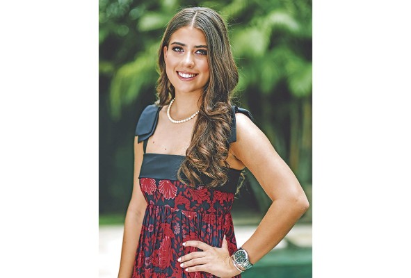 Ana Laura Morales Virzi es una de las debutantes que apreciaremos en el Festival de Debutantes 2023 a celebrarse el 1 de Julio en la Terraza Mar del Sur del Club Unión, organizado por las Damas Guadalupanas para recaudar fondos para sus programas benéficos. Ella es hija del señor Manuel Antonio Morales Diez y la señora Ida Isabel Virzi Vallarino.