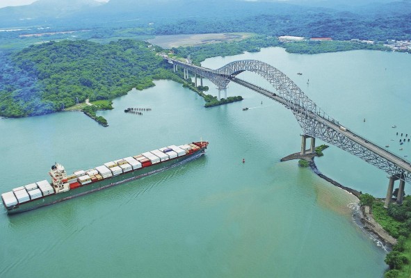 El puente de las Américas muestra la entrada al Canal del Panamá por el Pácífico.