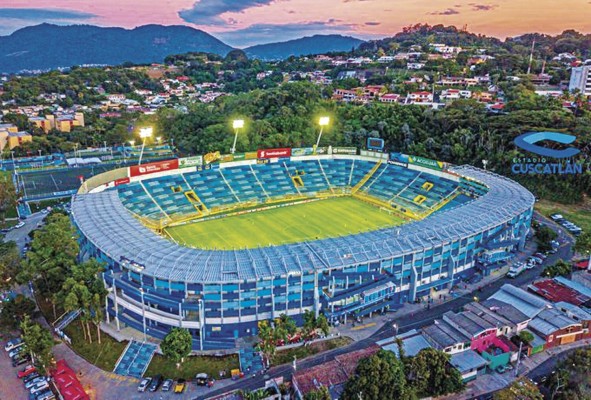 En el Estadio Cuscatlán, reconocido por hacer sentir la entrega de los salvadoreños con su selección, Panamá no ha logrado ganarle a El Salvador en las eliminatorias que se han enfrentado.