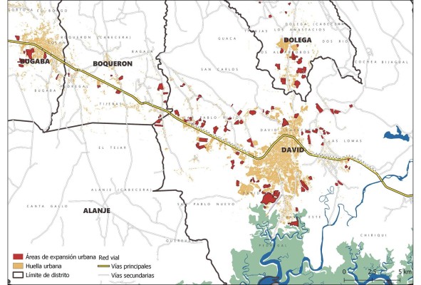 La ciudad de David se va expandiendo hasta incluir las áreas urbanas de los distritos de Dolega, Boquerón y Bugaba. La expansión que ha ocurrido en los últimos años hace de esta una huella en extremo dispersa, lo que dificulta la cobertura de servicios, generación de espacios públicos y actividades comerciales, obligando a todos los pobladores de estas nuevas urbanizaciones a ir al centro urbano.