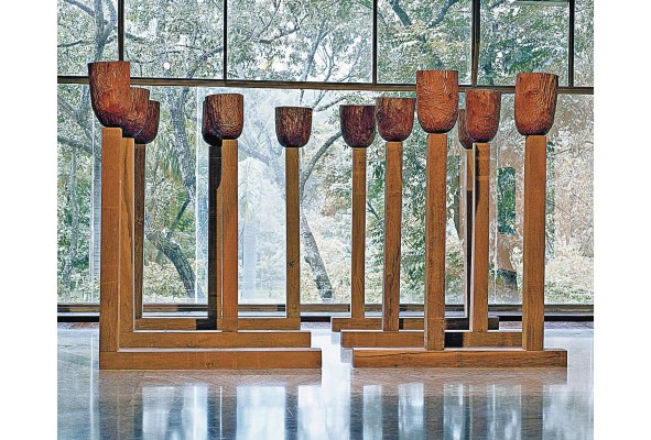 Doce columnas II, 1990
