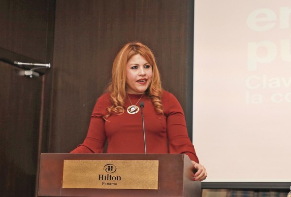 Elsa Fernández Aguilar, directora general de la Autoridad Nacional de Transparencia y Acceso a la Información (Antai)