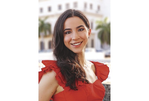 La señorita Celia Isabel Kuriakuz Salceda debutará en el Festival de Debutantes 2023 que, como es tradición, llevarán a cabo las Damas Guadalupanas el 1 de julio en la terraza Mar del Sur del Club Unión. Ella es hija del señor Frank Kuriakuz Moreno y la señora Ana Isabel Salceda Guardia.