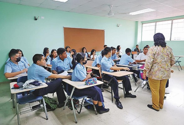 Los docentes decretaron una huelga indefinida.