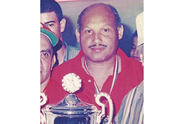 Plinio Castillo, con más de cuarenta años trabajando en el programa de Pequeñas Ligas.