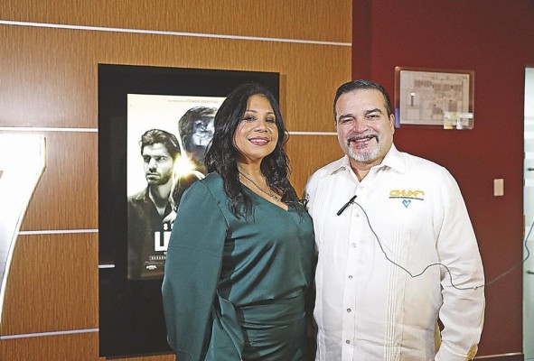 Soraya Valdivieso gerente de proyecto de OUR en Panamá y Rubén González director de OUR para Panamá y Centroamérica.