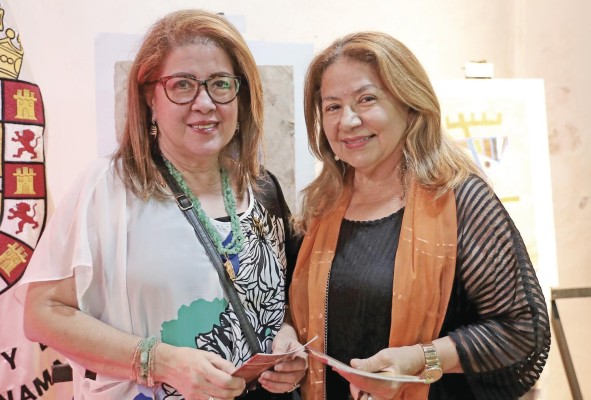 Itzela Victoria Mirones y Mirta Bella Mirones