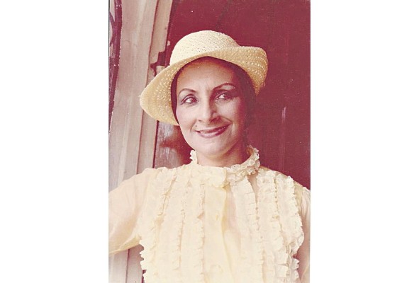 Aurea 'Baby' Torrijos. Directora artística, directora de obras de teatro y actriz. Nominada a mención honorífica: Cultura “Es de gran importancia para la mujer de hoy que se lleven a cabo estos reconocimientos de su labor en los diferentes campos de nuestra sociedad. Esto las anima a seguir adelante con orgullo en lo que hacen”. “Para una mujer es mucho más difícil destacar en algo, pues históricamente se le ha obligado a cumplir con su rol de madre y esposa, cosa que no se le ha obligado al hombre. Afortunadamente las nuevas generaciones comparten las responsabilidades del hogar y de los hijos”.