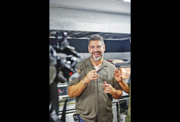 Amael Candanedo presenta el programa gastonómico 'Ají' en Nex Tv