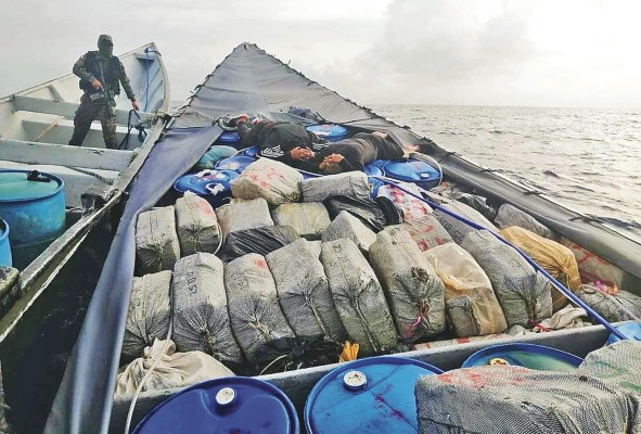 Uno de los cargamentos decomisados en abril de 2021 en las costas del Caribe panameño que se atribuyen al Clan del Golfo.
