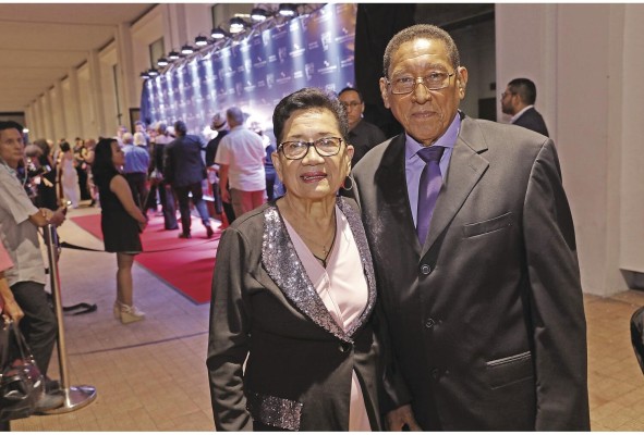 Elizabeth Samudio de Pérez y Danilo Pérez