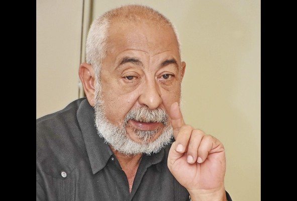 Leonardo Padura tiene un conversatorio sobre sus temas preferidos, el cine, la salsa y el béisbol