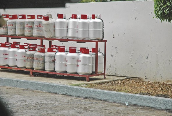 El Gobierno extendió por seis meses más el subsidio del tanque de gas de 25 libras.