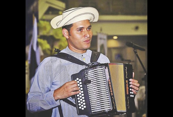 El acordeonista Víctor Ballesteros será uno de los invitados en esta edición