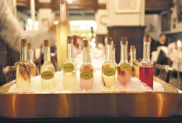 Trolley de vodkas con infusiones