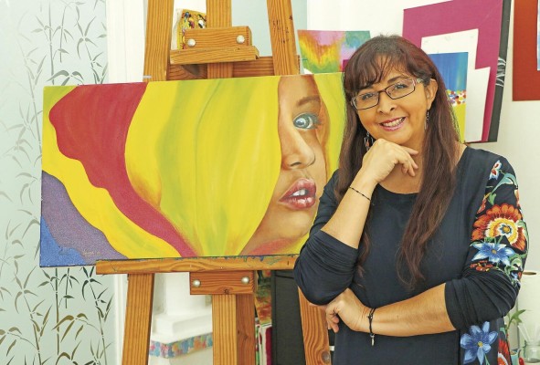 Yáñez preside la fundación Mai Panamá, que ha sido creada a través del proyecto #Adoptaunabuelito, en la que se brinda talleres de arteterapia y terapia ocupacional a los adultos mayores institucionalizados.