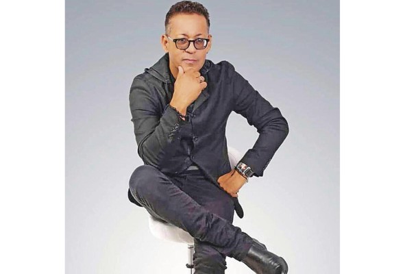 El intérprete boricua ha llevado su voz y talento al Grupo Niche.