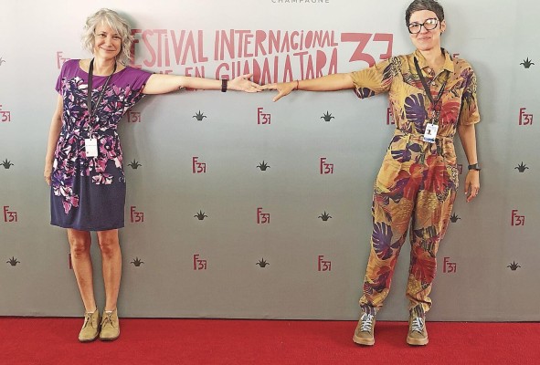 Ana Endara (der.) y Pilar Moreno (izq.) retratan una historia de maternidad, arte y soledad en su nuevo documental