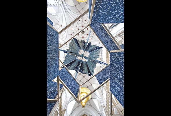 La instalación artística está expuesta en el interior de la iglesia de San Eusebio (ubicada en Arnhem, ciudad en los Países Bajos).