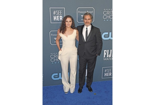 Rain y Joaquín Phoenix