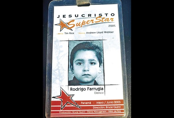“Bruce fue quien me dio la oportunidad de iniciar en el teatro”, dijo Rodrigo Farrugia Jr., actual presidente de la Asociación de Teatristas de Panamá (Astep). Frontal del carné.