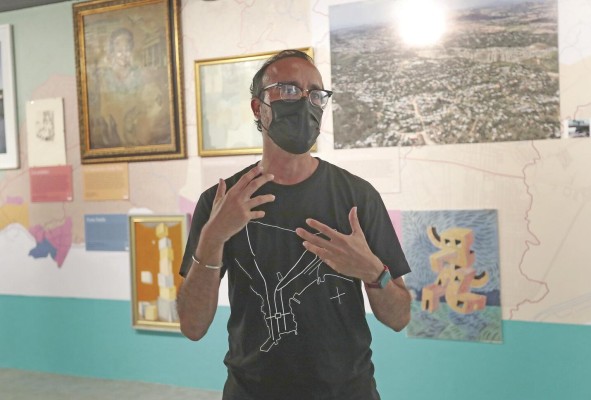 Darién Montañez, curador de la muestra