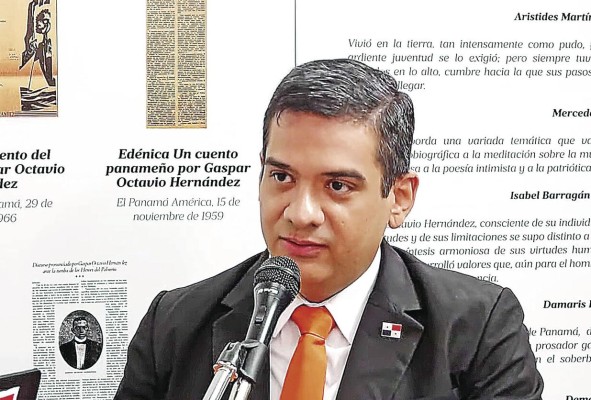 Bayardo Ortega, director del Registro Público