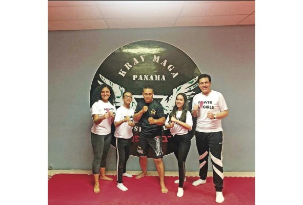 Power 4 Girls es una organización que brinda capacitaciones de defensa personal