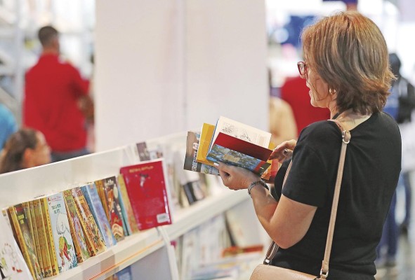 Cada año, los amantes de la buena lectura esperan ansiosos la Feria Internacional del Libro, organizada por Capali.