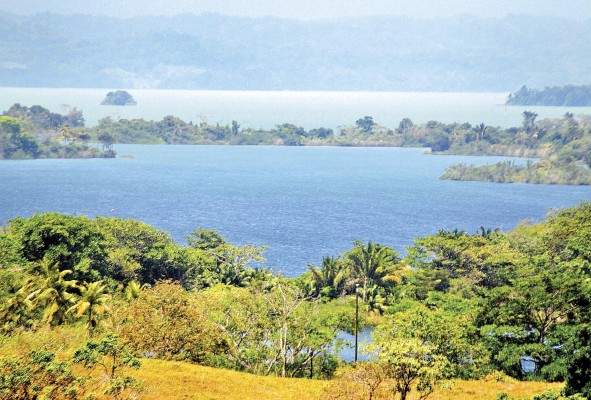 El lago Gatún es diez veces más grande que el Alajuela