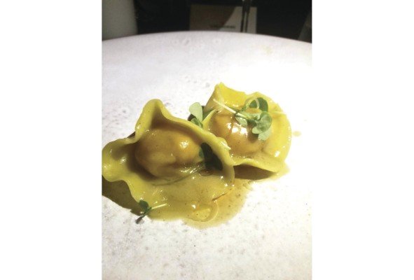 Dumpling de camote y rosemary butter
