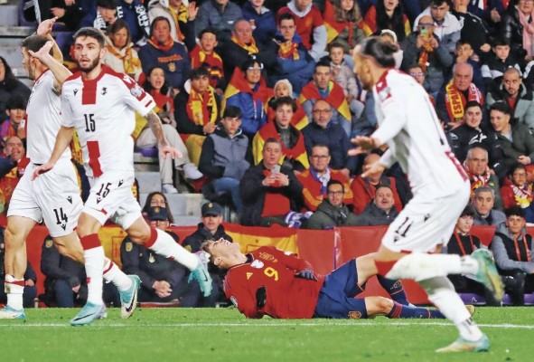 El jugador se lesionó durante un partido entre la selección de España y Georgia.