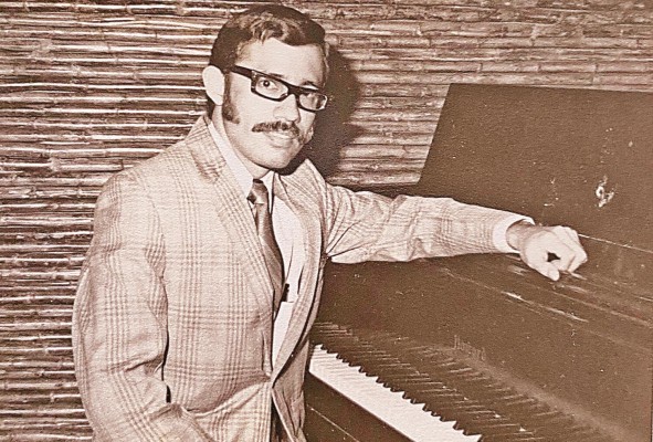 Actualmente se está realizando un documental sobre la vida y los aportes que ha brindado al país el maestro Edgardo Quintero.