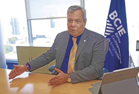 El presidente ejecutivo del BCIE, Dante Mossi.