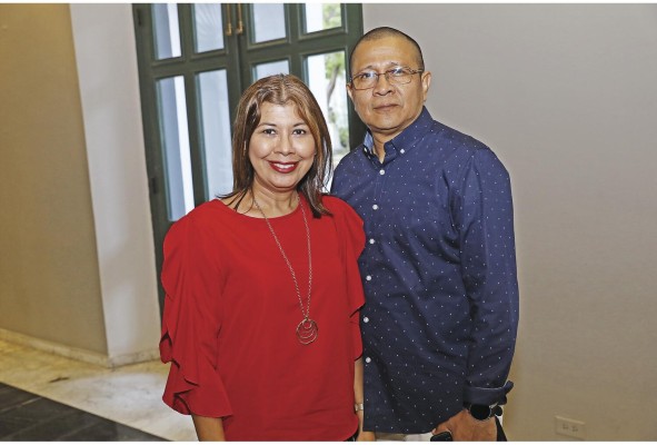 Noris Barria y Héctor Herrera
