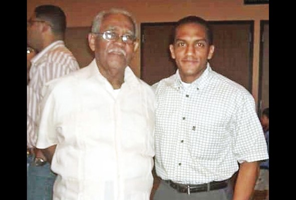 Los 61 años que dedicó el profesor Sandoval Muñoz al ejercicio de la docencia hacen de él un auténtico maestro de generaciones y dan cuenta de su abnegada y fructífera misión.