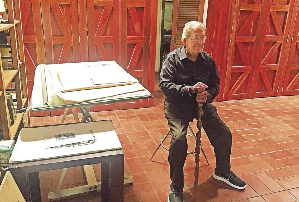 Harry Abend (1937-2021). Con sus manos nos aproximó a las posibilidades de recrear la pasión impresa en cada obra, en media centuria de trayectoria. En 1967, entre otros reconocimientos, recibió el Premio de la exposición Kleinplastik, Madurodam, en La Haya.