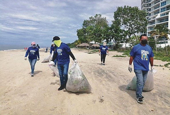 La basura es un gran contaminante de los mares y del aire.