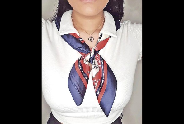 También es posible utilizarla alrededor del cuello.