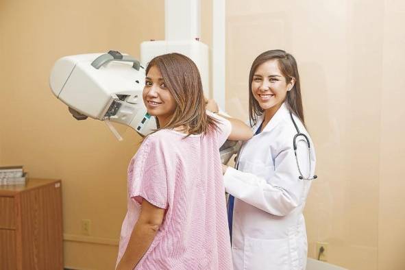 El cáncer de mama se posiciona en cuarto lugar como causante de más muertes durante 2021, con 285 muertes.