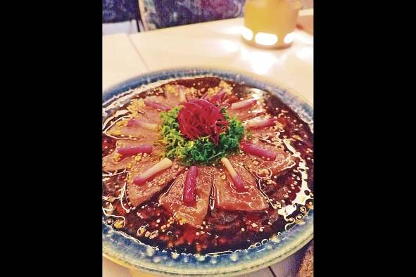 Tiradito de atún trufado
