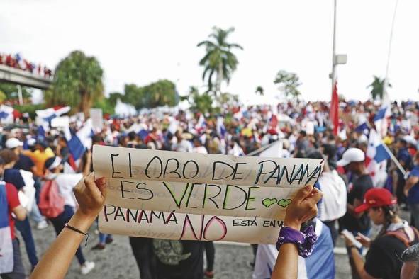 Los jóvenes se concentraron en la cinta costera para marchar hasta calle 50.