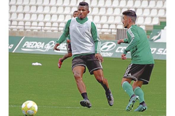 El Córdoba fue su carta de presentación en España, el Alcorcón se le presenta como una ventana de tres temporadas para reafirmarse en el fútbol ibérico.